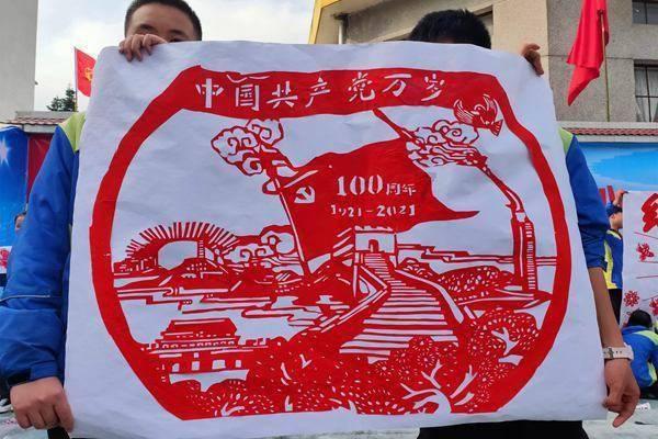广东户口，但从小学初中一直到高中都在湖南安仁县读书，高考可以在湖南安仁考吗？